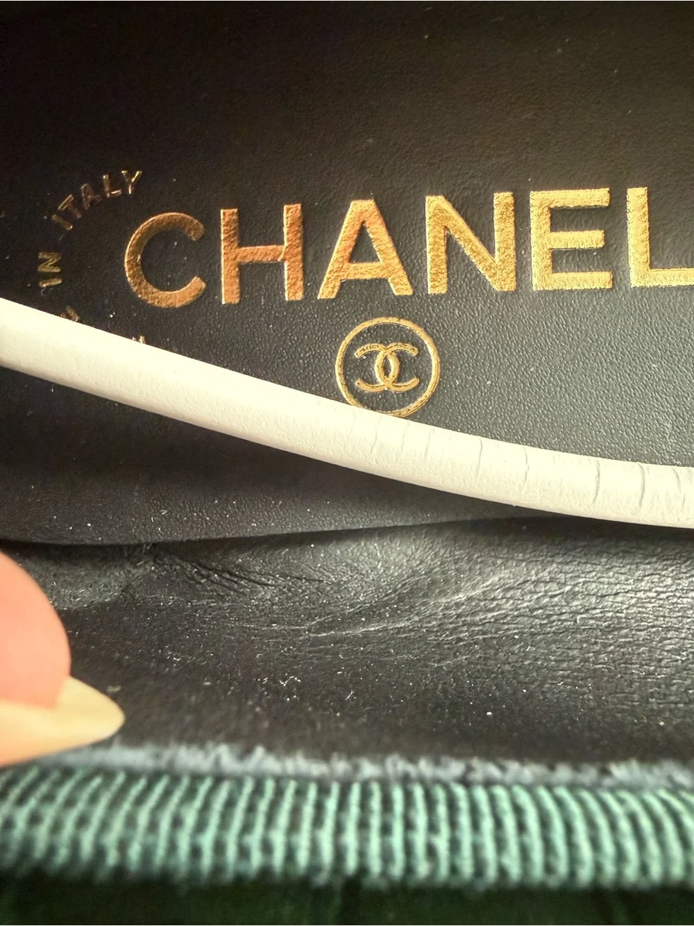 BNWT Chanel 26A Croc Embossed Patent DK Green/Black Ballet Flat Size 36.5